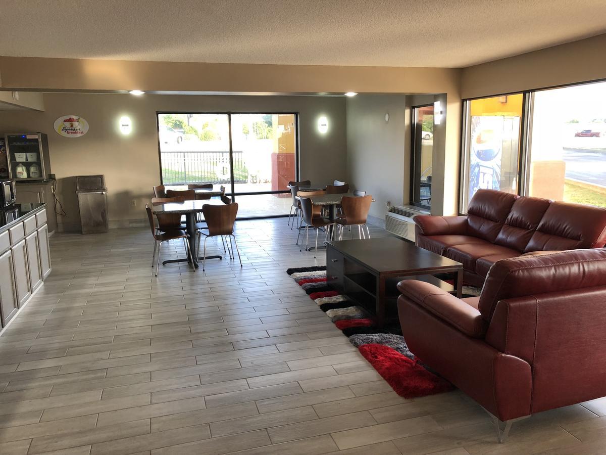 Super 8 By Wyndham Orangeburg Near I-26 Hotel Buitenkant foto